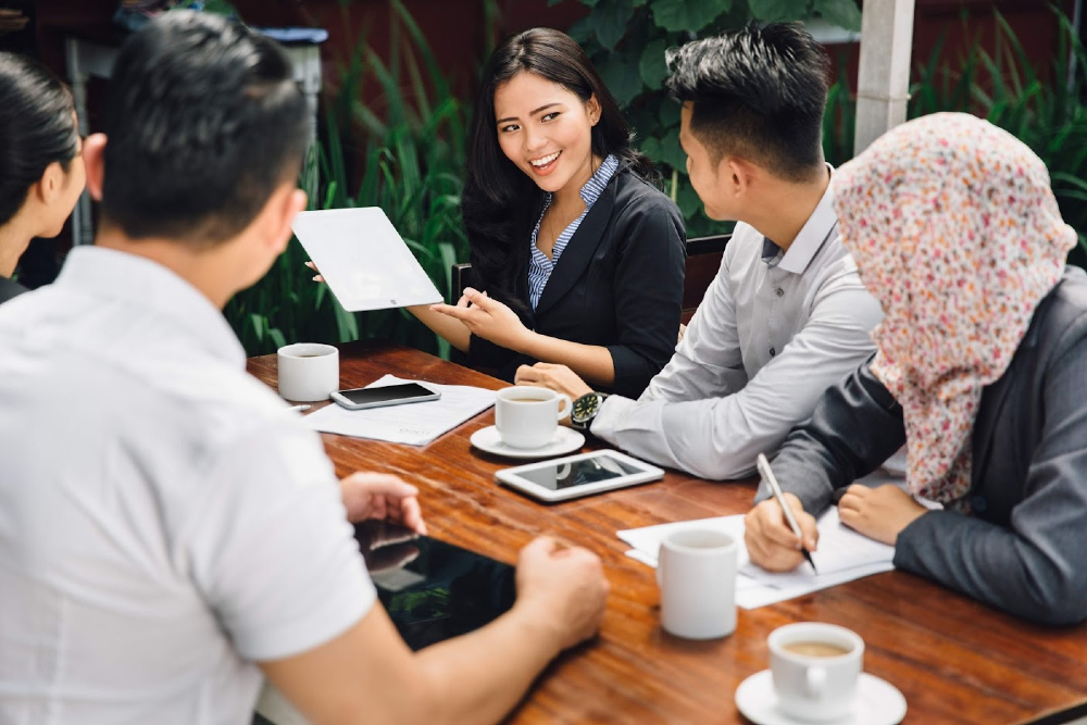 article-featured-adaptasi-anak-baru-di-kantor-100x667-2021.jpg